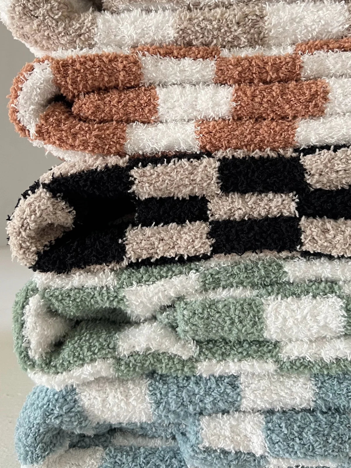 Black/Cocoa Plush Blanket